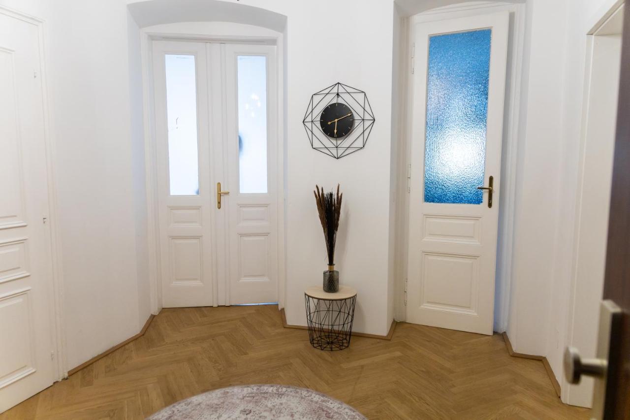 Luxe View Schoenbrunn Suite Viena Exterior foto